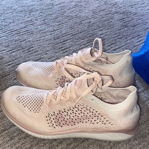 Women’s Nike Tennis Shoes